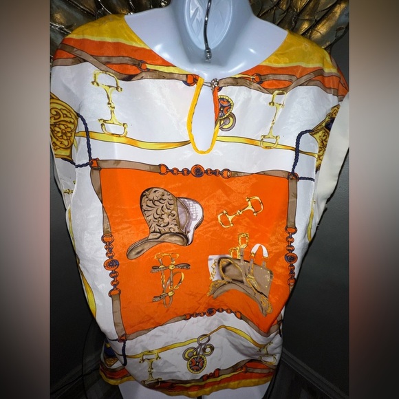 Chic & Elegant Bebe Scarf Print Sleeveless Top - Picture 5 of 12